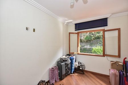 Casa de condomínio à venda com 250m², 3 quartos e 4 vagasQuarto 2