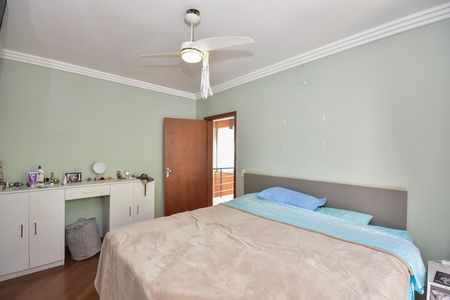 Casa de condomínio à venda com 250m², 3 quartos e 4 vagasSuíte 3