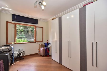 Casa de condomínio à venda com 250m², 3 quartos e 4 vagasQuarto 2