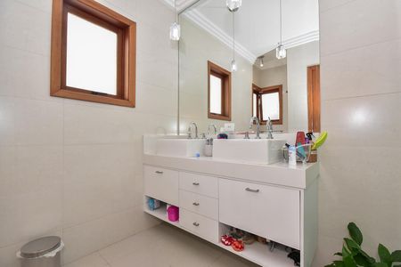 Casa de condomínio à venda com 250m², 3 quartos e 4 vagasBanheiro Suíte 3