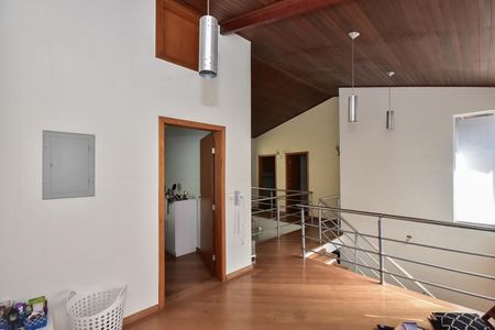 Casa de condomínio à venda com 250m², 3 quartos e 4 vagasCorredor