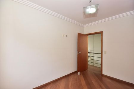 Casa de condomínio à venda com 250m², 3 quartos e 4 vagasQuarto 1