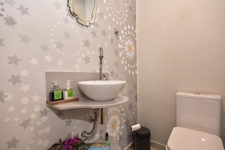 Casa de condomínio à venda com 250m², 3 quartos e 4 vagasLavabo da Sala de Tv