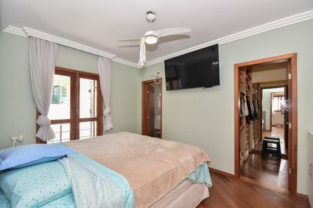 Casa de condomínio à venda com 250m², 3 quartos e 4 vagasSuíte 3