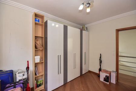 Casa de condomínio à venda com 250m², 3 quartos e 4 vagasQuarto 2