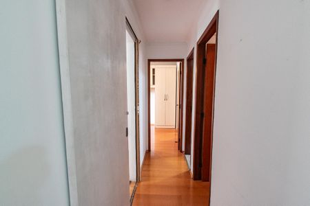 Apartamento à venda com 63m², 2 quartos e 2 vagasCorredor