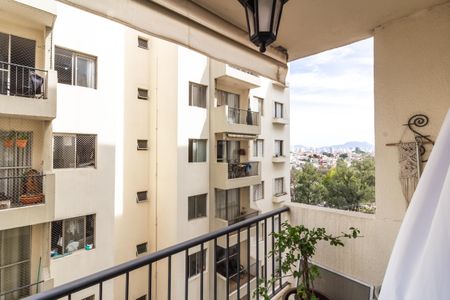 Apartamento à venda com 58m², 2 quartos e 1 vaga Apartamento à venda com 58m², 2 quartos e 1 vagaVaranda