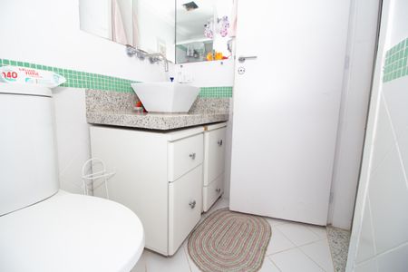 Apartamento à venda com 58m², 2 quartos e 1 vaga Apartamento à venda com 58m², 2 quartos e 1 vagaBanheiro