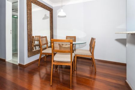 Apartamento à venda com 58m², 2 quartos e 1 vaga Apartamento à venda com 58m², 2 quartos e 1 vagaSala