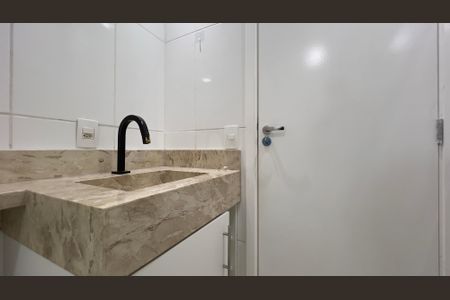 Apartamento para alugar com 38m², 2 quartos e sem vagaBanheiro