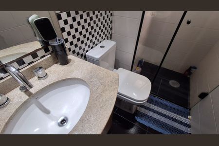 Apartamento à venda com 146m², 3 quartos e 2 vagas Apartamento à venda com 146m², 3 quartos e 2 vagasBanheiro Suíte 1