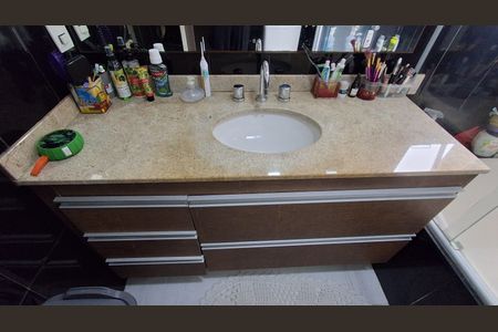 Apartamento à venda com 146m², 3 quartos e 2 vagas Apartamento à venda com 146m², 3 quartos e 2 vagasBanheiro Suíte 3