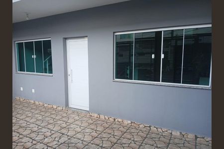 Casa à venda com 350m², 4 quartos e 2 vagasEntrada
