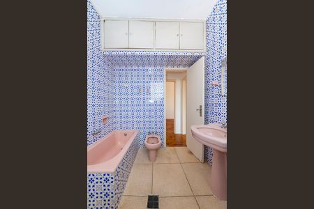 Apartamento à venda com 95m², 3 quartos e sem vaga Apartamento à venda com 95m², 3 quartos e sem vagaBanheiro Social