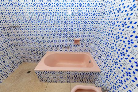 Apartamento à venda com 95m², 3 quartos e sem vaga Apartamento à venda com 95m², 3 quartos e sem vagaBanheiro Social