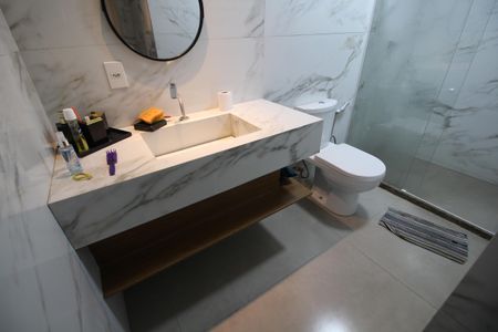 Casa de condomínio para alugar com 600m², 7 quartos e 1 vagaQuarto 5 - Banheiro