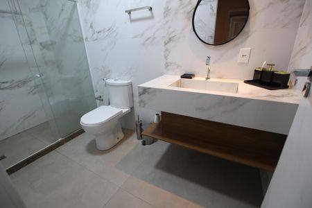 Casa de condomínio para alugar com 600m², 7 quartos e 1 vagaQuarto 4 - Banheiro