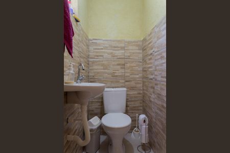 Casa à venda com 48m², 2 quartos e sem vaga Casa à venda com 48m², 2 quartos e sem vagaBanheiro de Serviço