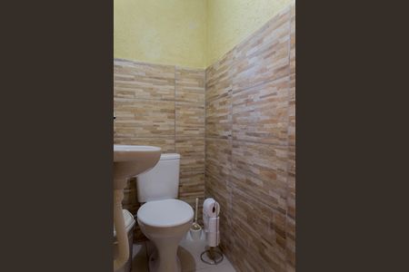 Casa à venda com 48m², 2 quartos e sem vaga Casa à venda com 48m², 2 quartos e sem vagaBanheiro de Serviço