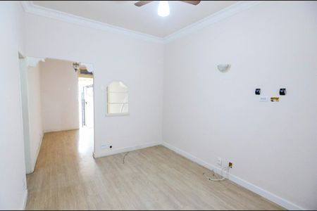 Sala de casa à venda com 2 quartos, 113m² em Grajaú, Rio de Janeiro