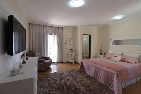 Casa à venda com 209m², 3 quartos e 7 vagasSuíte 3