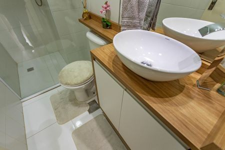 Apartamento à venda com 70m², 3 quartos e 2 vagas Apartamento à venda com 70m², 3 quartos e 2 vagasBanheiro social