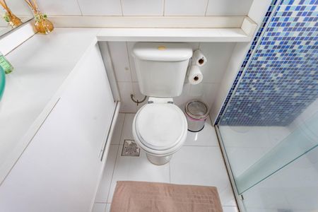 Apartamento à venda com 70m², 3 quartos e 2 vagas Apartamento à venda com 70m², 3 quartos e 2 vagasBanheiro da Suíte