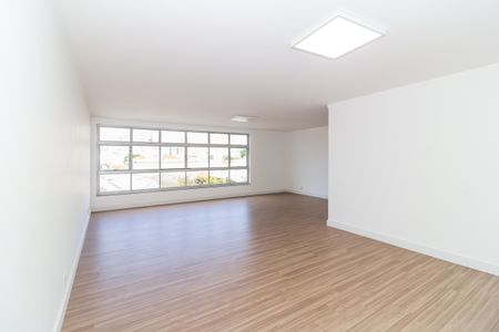 Apartamento à venda com 200m², 3 quartos e 2 vagasSala