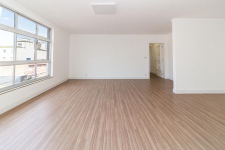 Apartamento à venda com 200m², 3 quartos e 2 vagasSala
