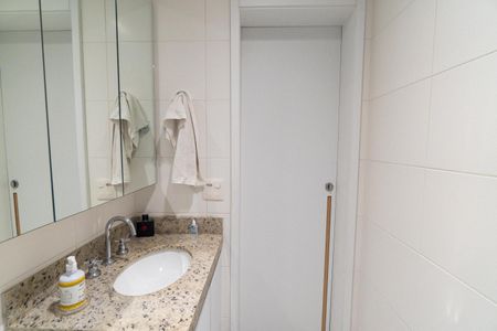 Apartamento à venda com 72m², 2 quartos e 2 vagasBanheiro Social