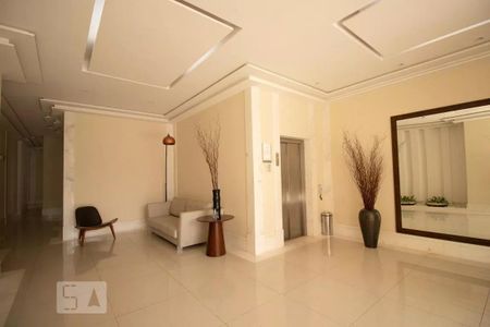 Apartamento à venda com 72m², 2 quartos e 2 vagasHall social