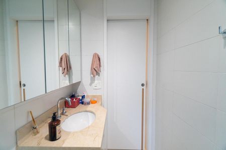 Apartamento à venda com 72m², 2 quartos e 2 vagasBanheiro da Suíte
