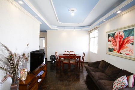 Apartamento à venda com 80m², 3 quartos e 2 vagasSala