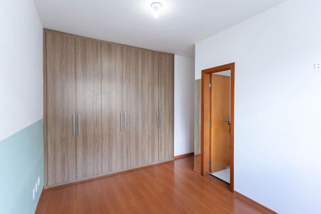Apartamento à venda com 83m², 3 quartos e 2 vagas Apartamento à venda com 83m², 3 quartos e 2 vagasSuíte