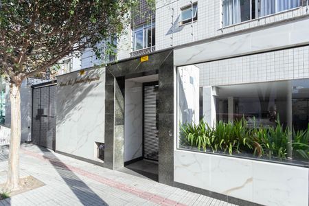 Apartamento à venda com 83m², 3 quartos e 2 vagas Apartamento à venda com 83m², 3 quartos e 2 vagasFachada