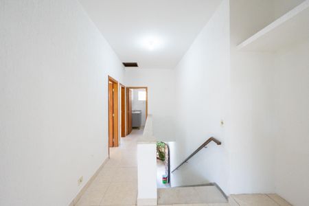Corredor de casa para alugar com 2 quartos, 85m² em Vila Guarani (zona Sul), São Paulo