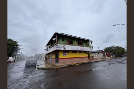 Casa à venda com 286m², 3 quartos e 1 vaga Casa à venda com 286m², 3 quartos e 1 vagaFachada