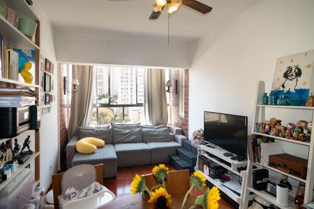 Sala de apartamento à venda com 2 quartos, 72m² em Bela Vista, São Paulo
