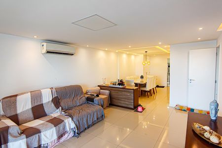 Sala de apartamento para alugar com 4 quartos, 155m² em Barra da Tijuca, Rio de Janeiro