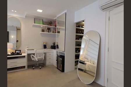 Casa de condomínio à venda com 380m², 3 quartos e 4 vagasSuíte 3