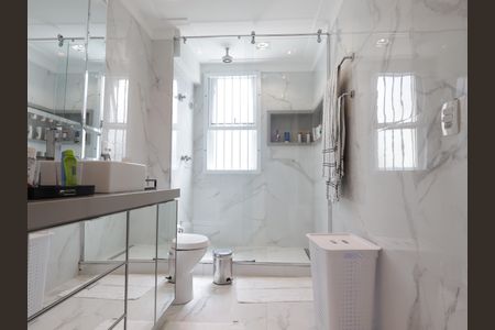 Casa de condomínio à venda com 380m², 3 quartos e 4 vagasBanheiro da Suíte 3