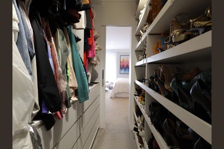 Casa de condomínio à venda com 380m², 3 quartos e 4 vagasCloset da Suíte 3