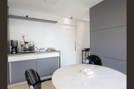 Casa de condomínio à venda com 380m², 3 quartos e 4 vagasCopa