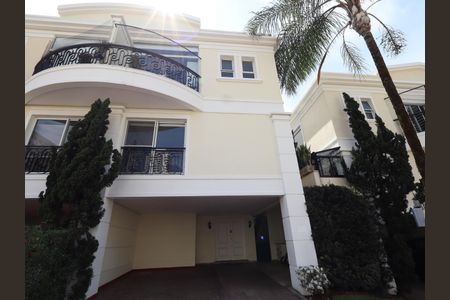 Casa de condomínio à venda com 380m², 3 quartos e 4 vagasFachada