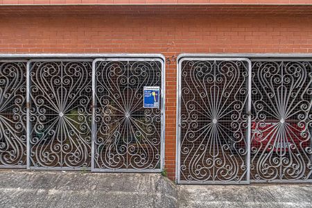 Casa à venda com 235m², 4 quartos e 4 vagasFachada