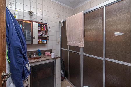 Casa à venda com 235m², 4 quartos e 4 vagasBanheiro da Suíte 2