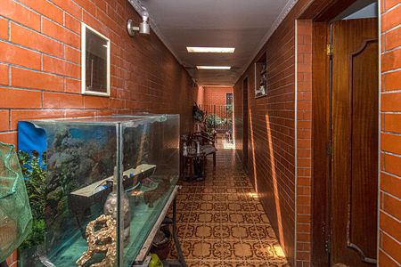 Casa à venda com 235m², 4 quartos e 4 vagasCorredor