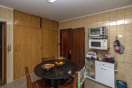 Casa à venda com 235m², 4 quartos e 4 vagasCozinha