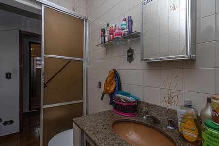 Casa à venda com 235m², 4 quartos e 4 vagasBanheiro da Suíte 1