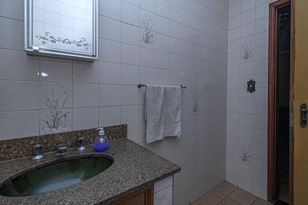 Casa à venda com 235m², 4 quartos e 4 vagasLavabo